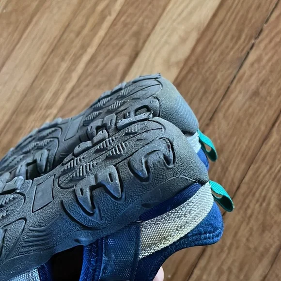 ** 3/$10 ** Teeny tiny Baby GAP sandals - Picture 5 of 6